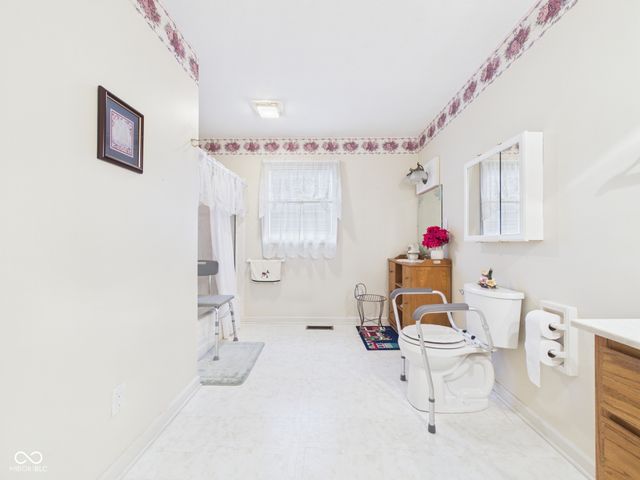 116 E 51st Street, Anderson, IN 46013
