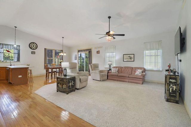 3107 King CIRCLE, Twin Lakes, WI 53181
