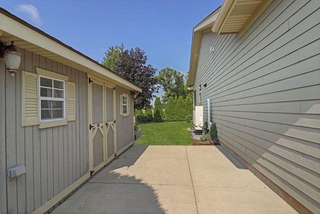 3107 King CIRCLE, Twin Lakes, WI 53181