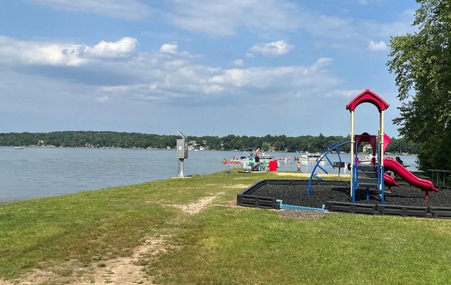 3107 King CIRCLE, Twin Lakes, WI 53181