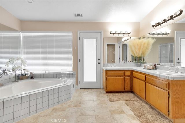 17960 Sage Hen, Victorville, CA 92395