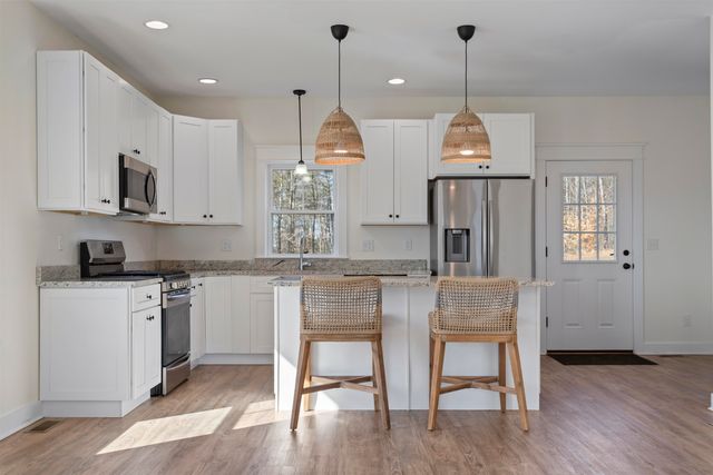 36 Eisenhower Drive, Rochester, NH 03867