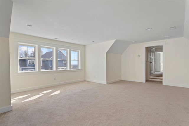 36 Eisenhower Drive, Rochester, NH 03867