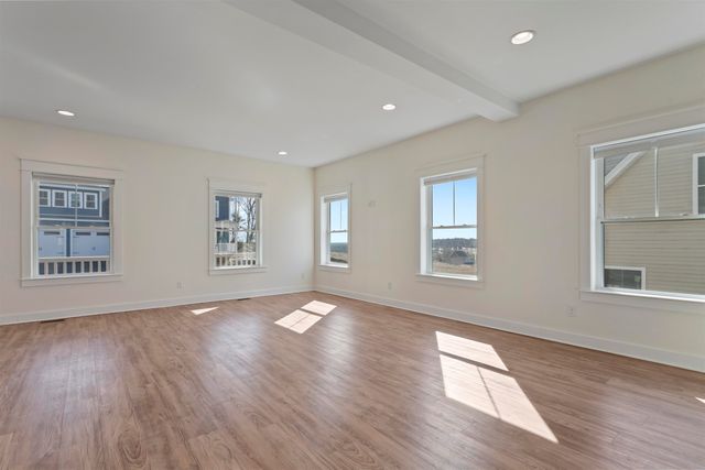 36 Eisenhower Drive, Rochester, NH 03867