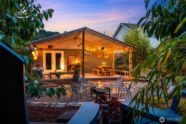 6528 23rd Avenue SW, Seattle, WA 98106