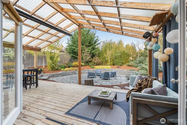 6528 23rd Avenue SW, Seattle, WA 98106