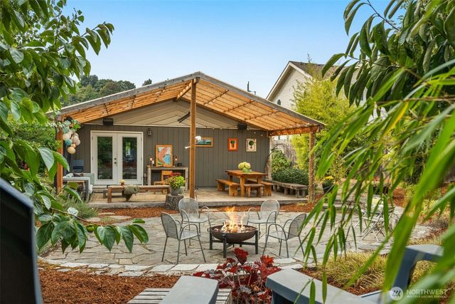 6528 23rd Avenue SW, Seattle, WA 98106