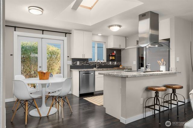 6528 23rd Avenue SW, Seattle, WA 98106