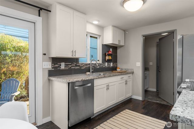 6528 23rd Avenue SW, Seattle, WA 98106