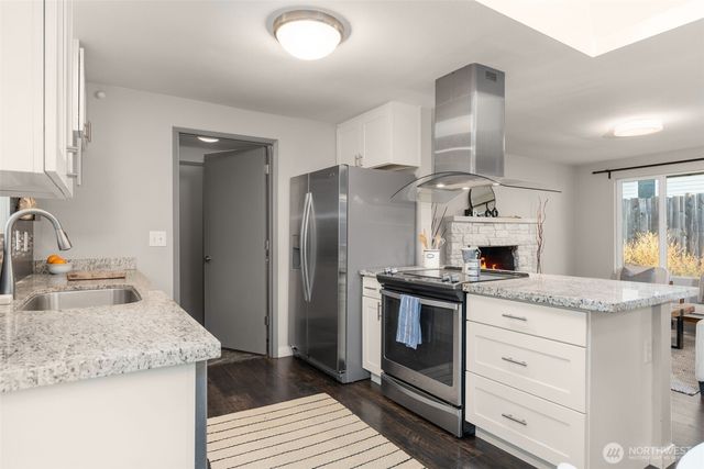 6528 23rd Avenue SW, Seattle, WA 98106