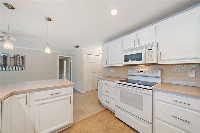 3410 64TH STREET W, Bradenton, FL 34209