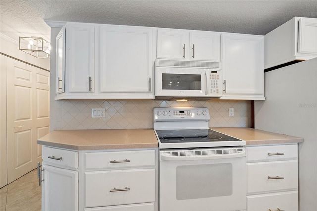 3410 64TH STREET W, Bradenton, FL 34209