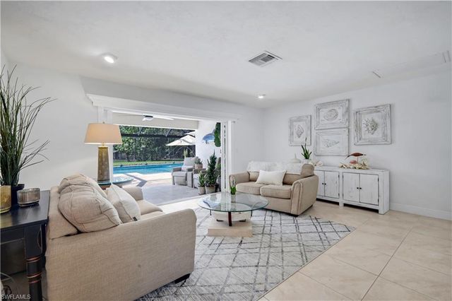 3480 19th AVE SW, Naples, FL 34117