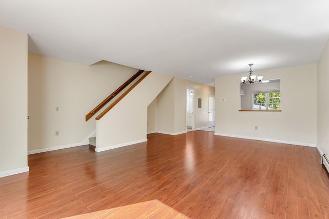 40 Kinsington Street, South Burlington, VT 05403