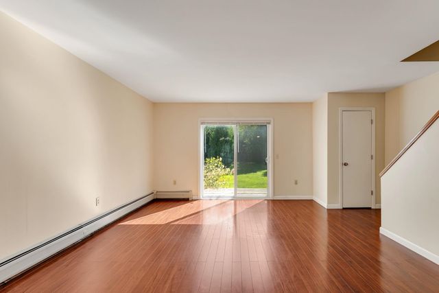 40 Kinsington Street, South Burlington, VT 05403