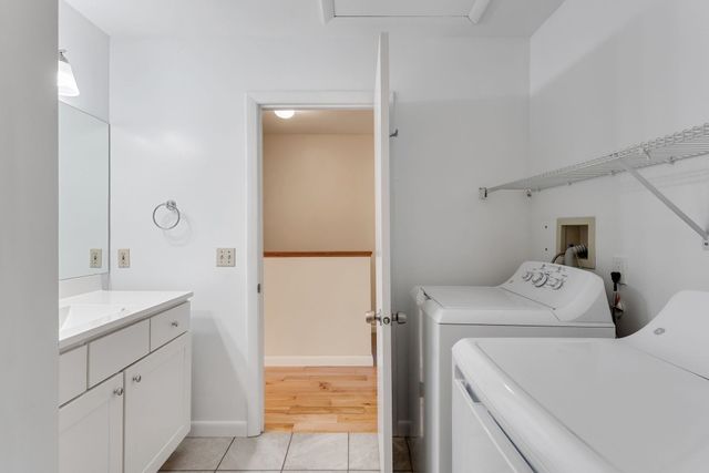 40 Kinsington Street, South Burlington, VT 05403