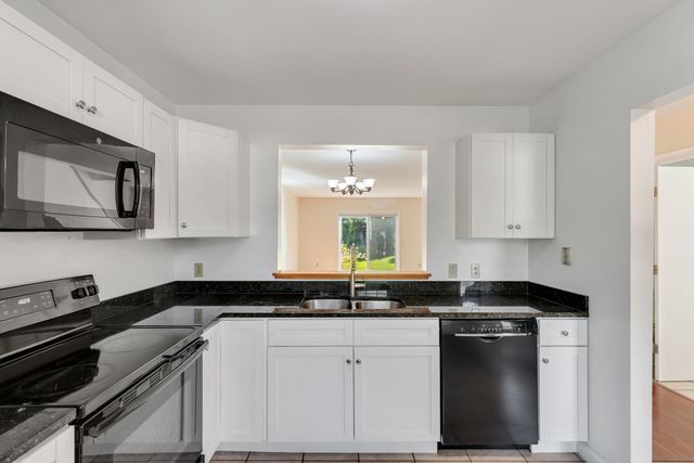 40 Kinsington Street, South Burlington, VT 05403