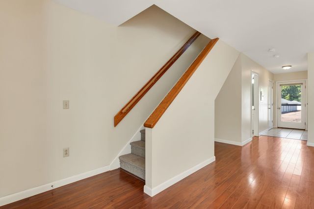 40 Kinsington Street, South Burlington, VT 05403