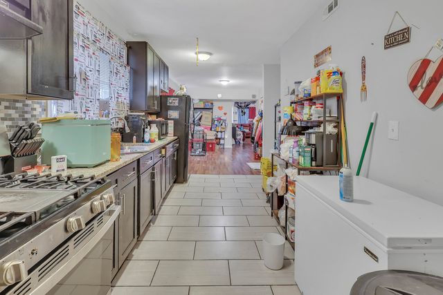 7927 S LANGLEY Avenue, Chicago, IL 60619