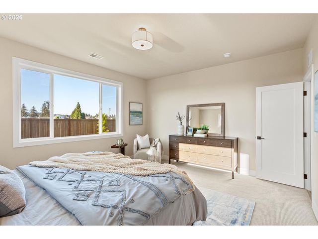 208 Nw 16th Ave, Canby, OR 97013