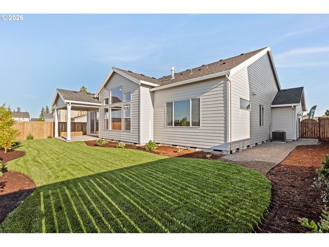 208 Nw 16th Ave, Canby, OR 97013