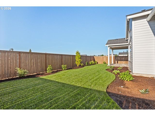 208 Nw 16th Ave, Canby, OR 97013