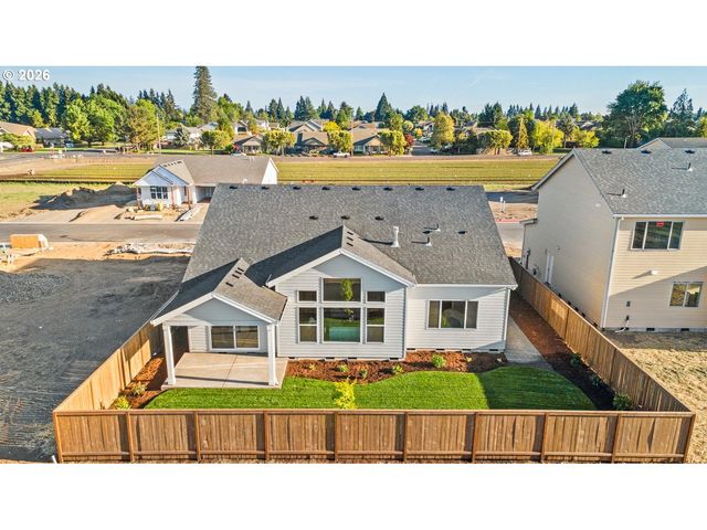 208 Nw 16th Ave, Canby, OR 97013