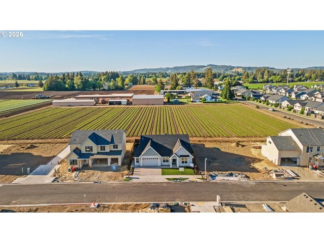 208 Nw 16th Ave, Canby, OR 97013