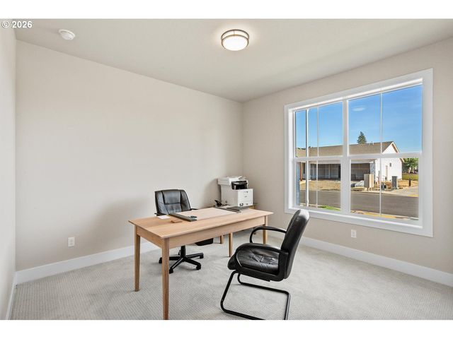 208 Nw 16th Ave, Canby, OR 97013