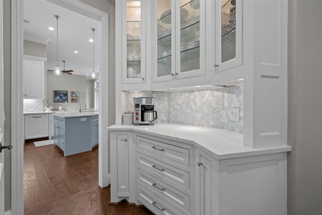6605 Wood Hollow Court, Plano, TX 75024