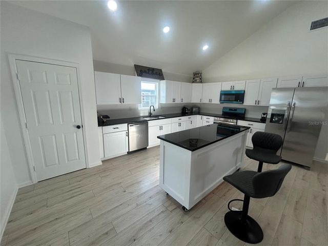 654 NW 9TH AVENUE, Webster, FL 33597