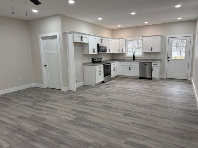 769 Pine Tree Road, Nancy, KY 42544