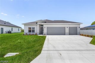 222 NW 4th TER, Cape Coral, FL 33993