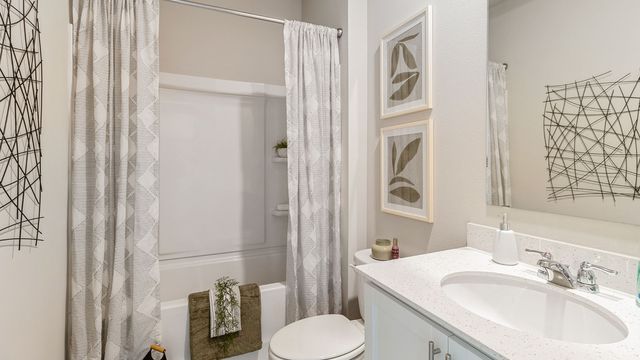 3054 Sweetwater Drive, Des Moines, IA 50320