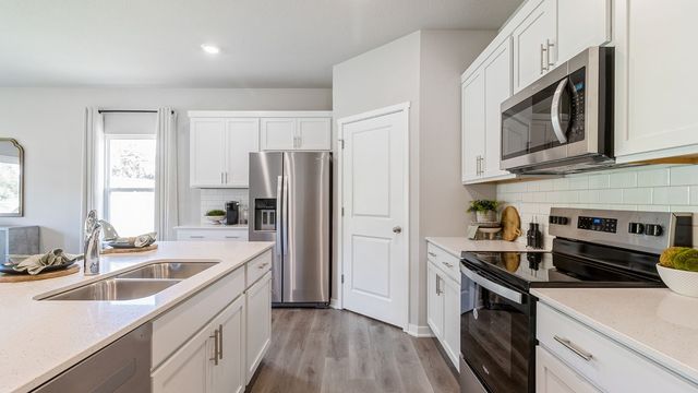 3054 Sweetwater Drive, Des Moines, IA 50320