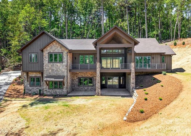 246 Northview Drive, Hendersonville, NC 28791