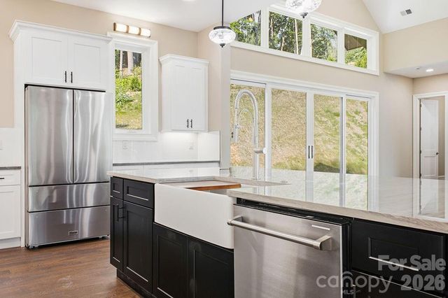 246 Northview Drive, Hendersonville, NC 28791