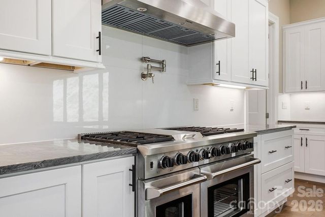 246 Northview Drive, Hendersonville, NC 28791