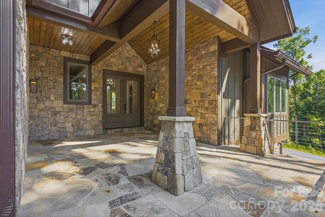 246 Northview Drive, Hendersonville, NC 28791