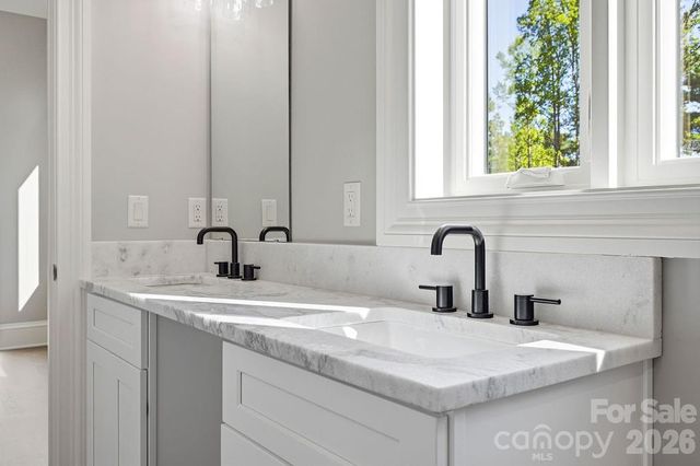 246 Northview Drive, Hendersonville, NC 28791