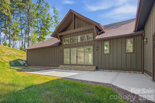 246 Northview Drive, Hendersonville, NC 28791