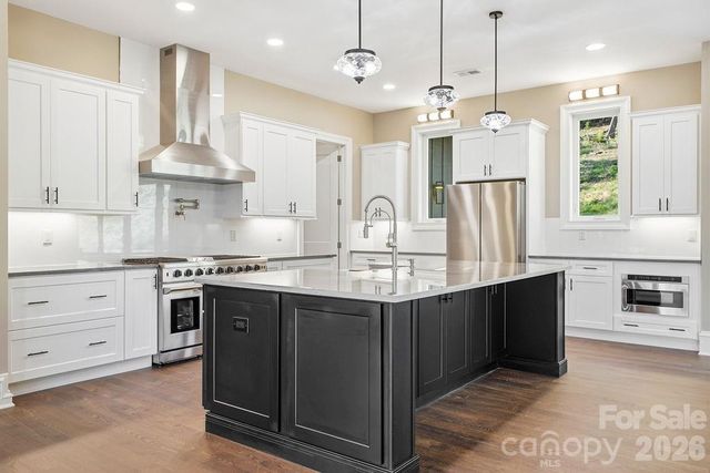 246 Northview Drive, Hendersonville, NC 28791