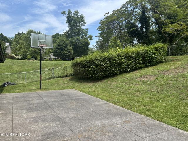 7121 Stone Mill Drive, Knoxville, TN 37919