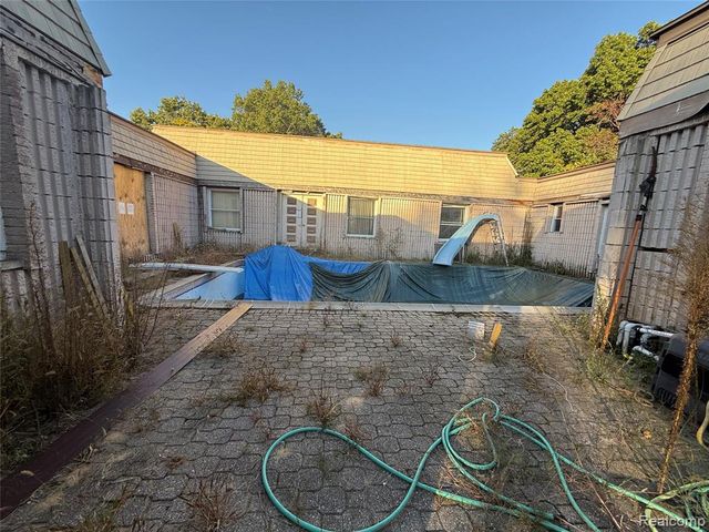 17241 Lands End, Chelsea, MI 48118