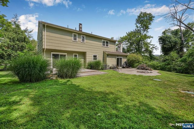9 Rolling Hills Road, Sussex, NJ 07461