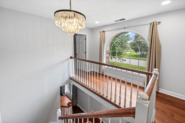 1550 Blue Heron Drive, Valparaiso, IN 46385