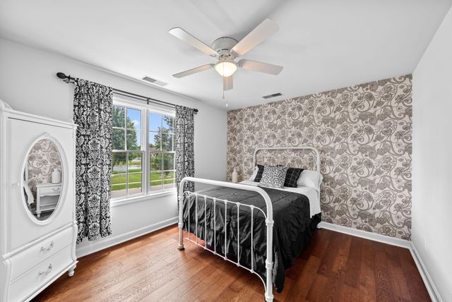 1550 Blue Heron Drive, Valparaiso, IN 46385