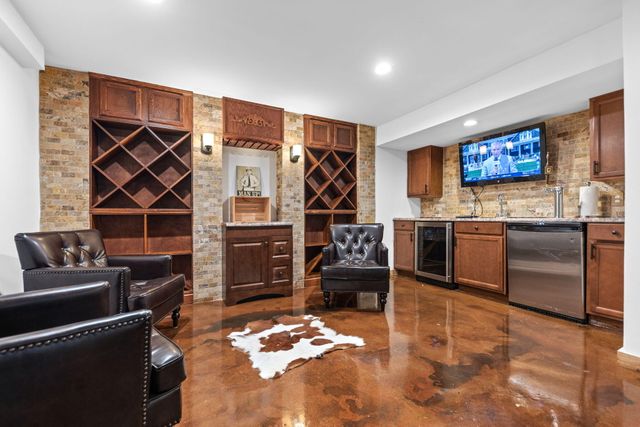 1550 Blue Heron Drive, Valparaiso, IN 46385