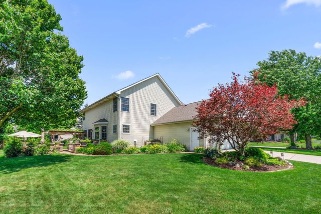 1550 Blue Heron Drive, Valparaiso, IN 46385