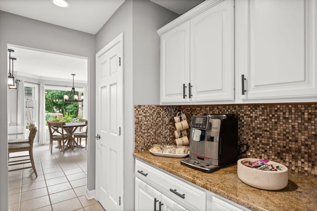 1550 Blue Heron Drive, Valparaiso, IN 46385